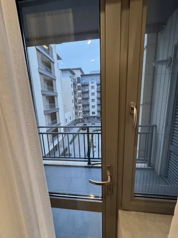 Kirayə verilir 3 otaqlı mənzil 160 m²