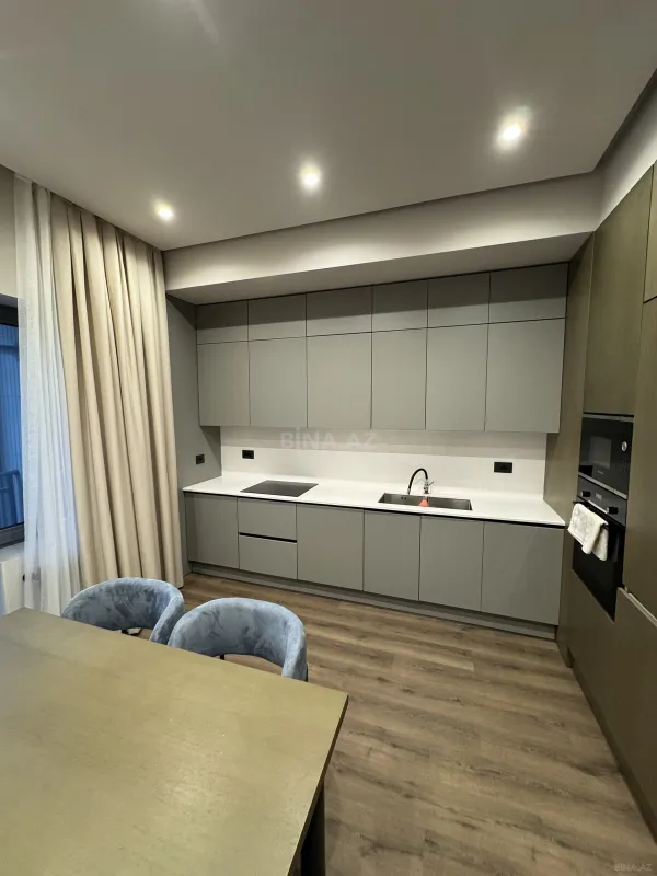 Kirayə verilir 3 otaqlı mənzil 160 m²