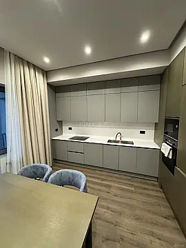 Kirayə verilir 3 otaqlı mənzil 160 m²