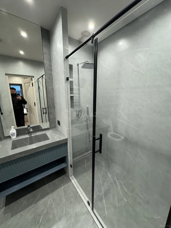 Kirayə verilir 3 otaqlı mənzil 160 m²