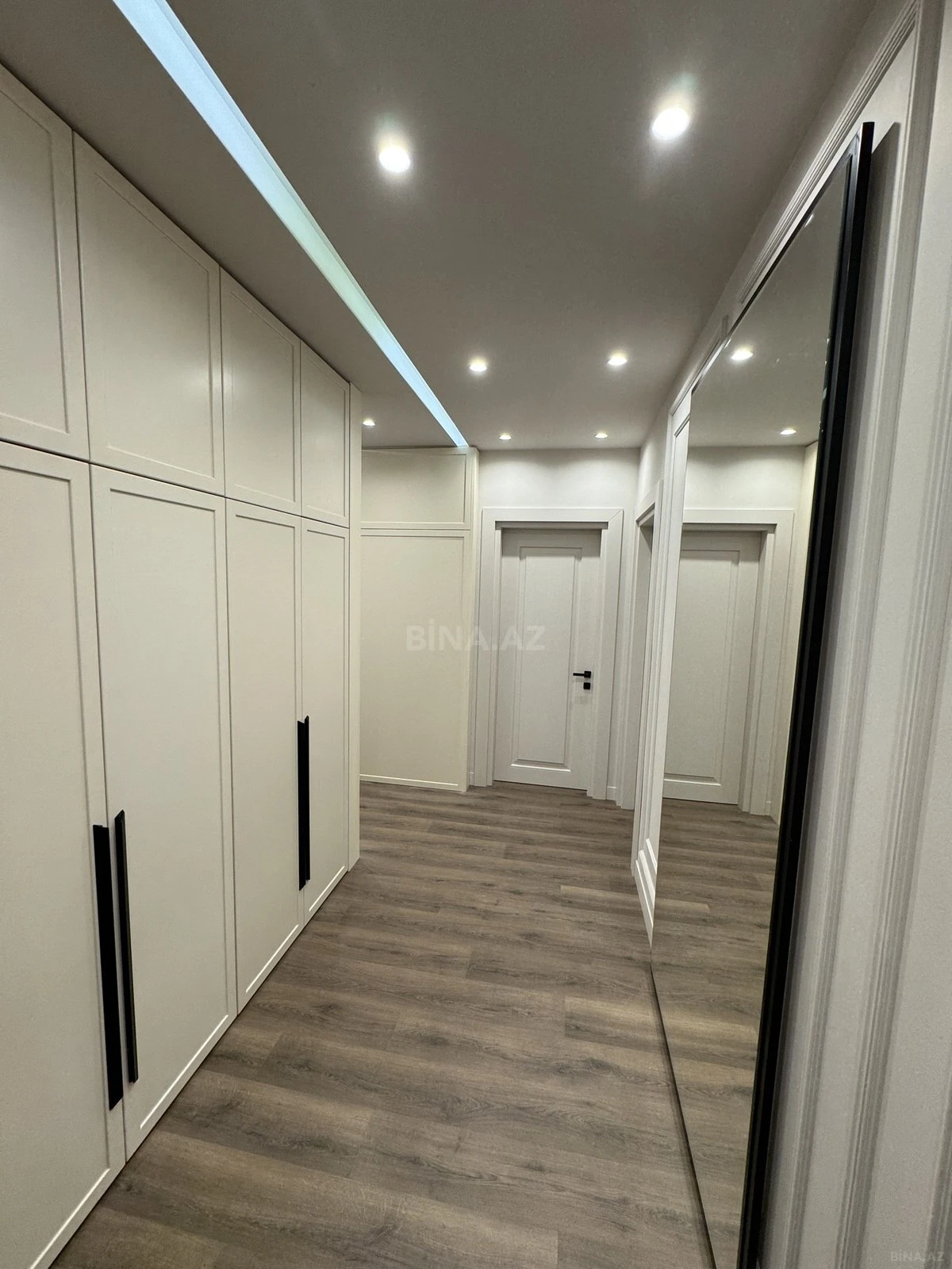 Kirayə verilir 3 otaqlı mənzil 160 m²