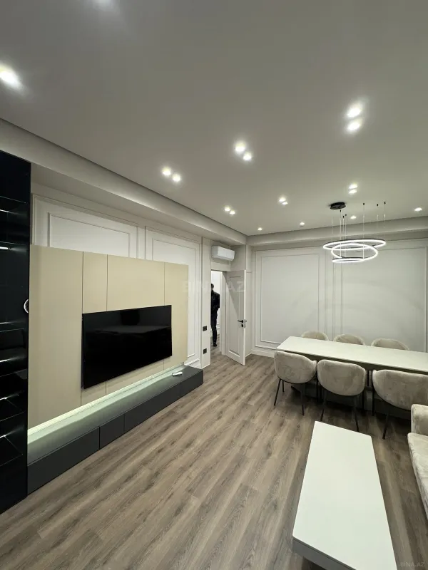 Kirayə verilir 3 otaqlı mənzil 160 m²