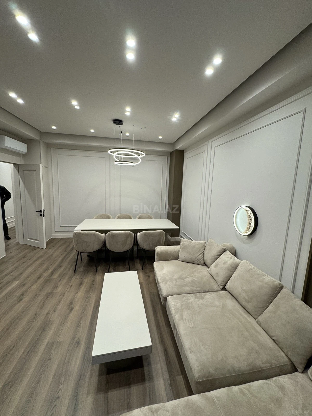 Kirayə verilir 3 otaqlı mənzil 160 m²