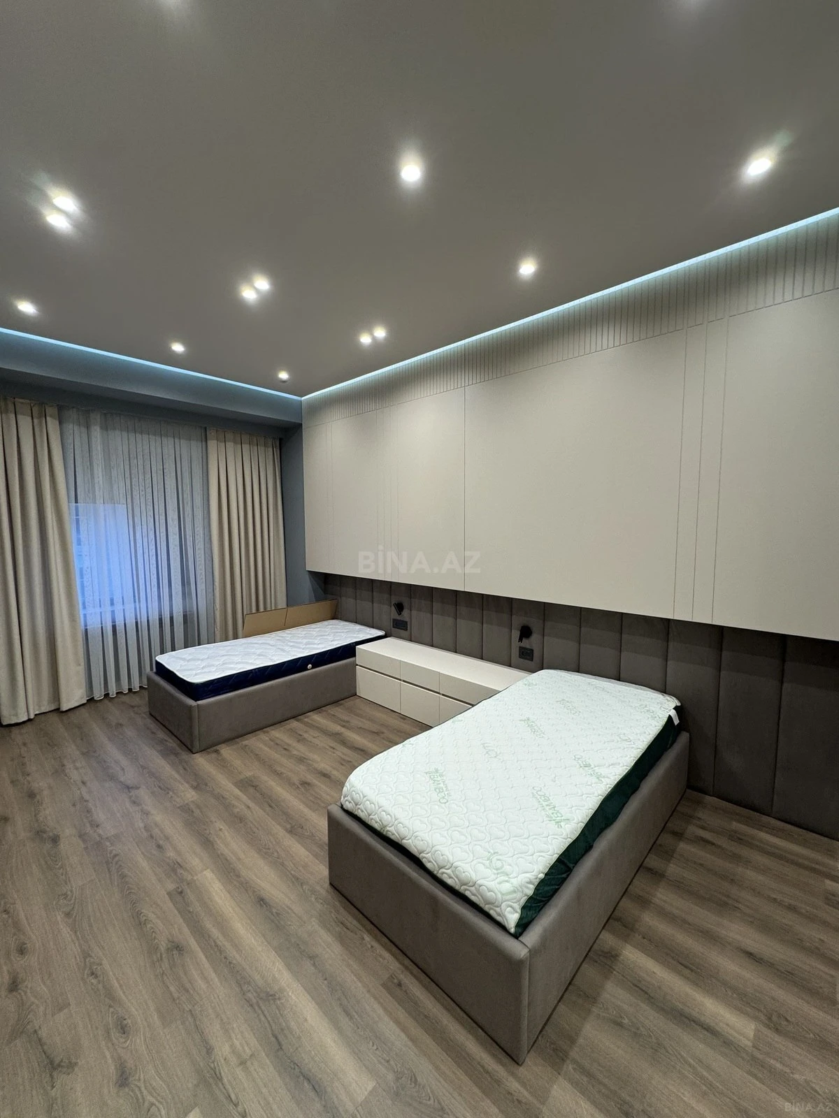 Kirayə verilir 3 otaqlı mənzil 160 m²