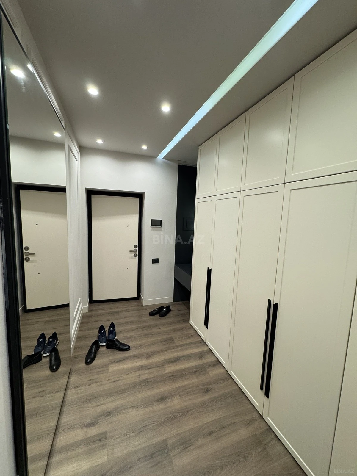 Kirayə verilir 3 otaqlı mənzil 160 m²