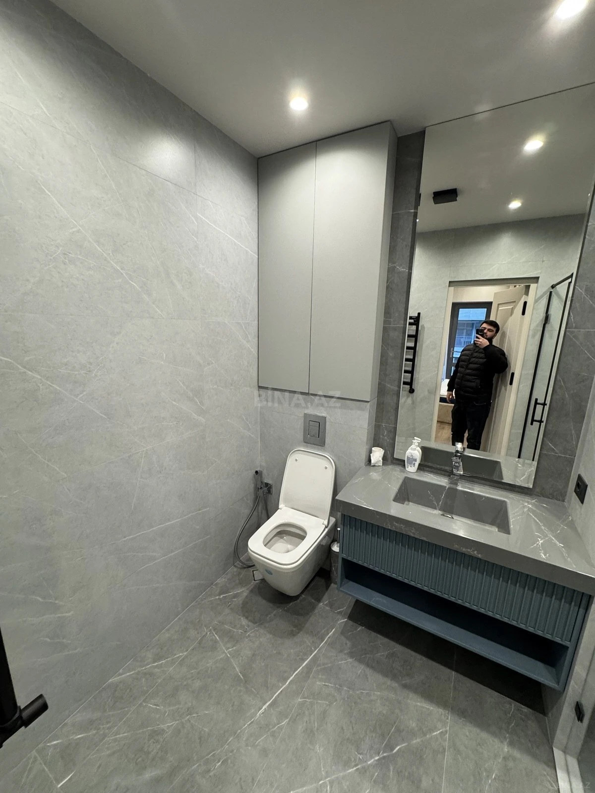 Kirayə verilir 3 otaqlı mənzil 160 m²