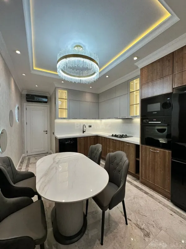 Kirayə verilir 2 otaqlı mənzil 100 m²