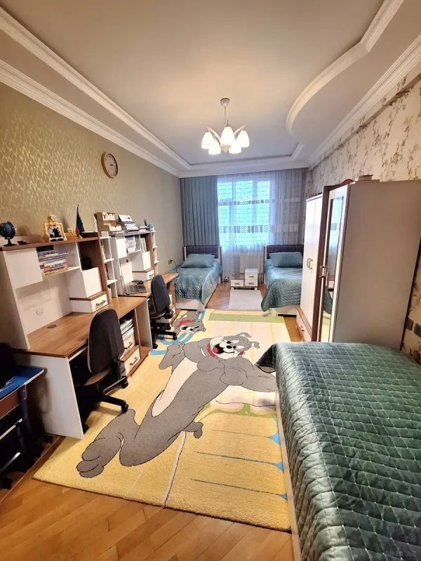 Satılır 3 otaqlı mənzil 127 m²