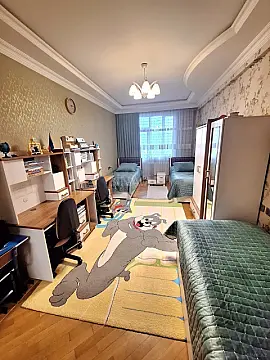 Satılır 3 otaqlı mənzil 127 m²