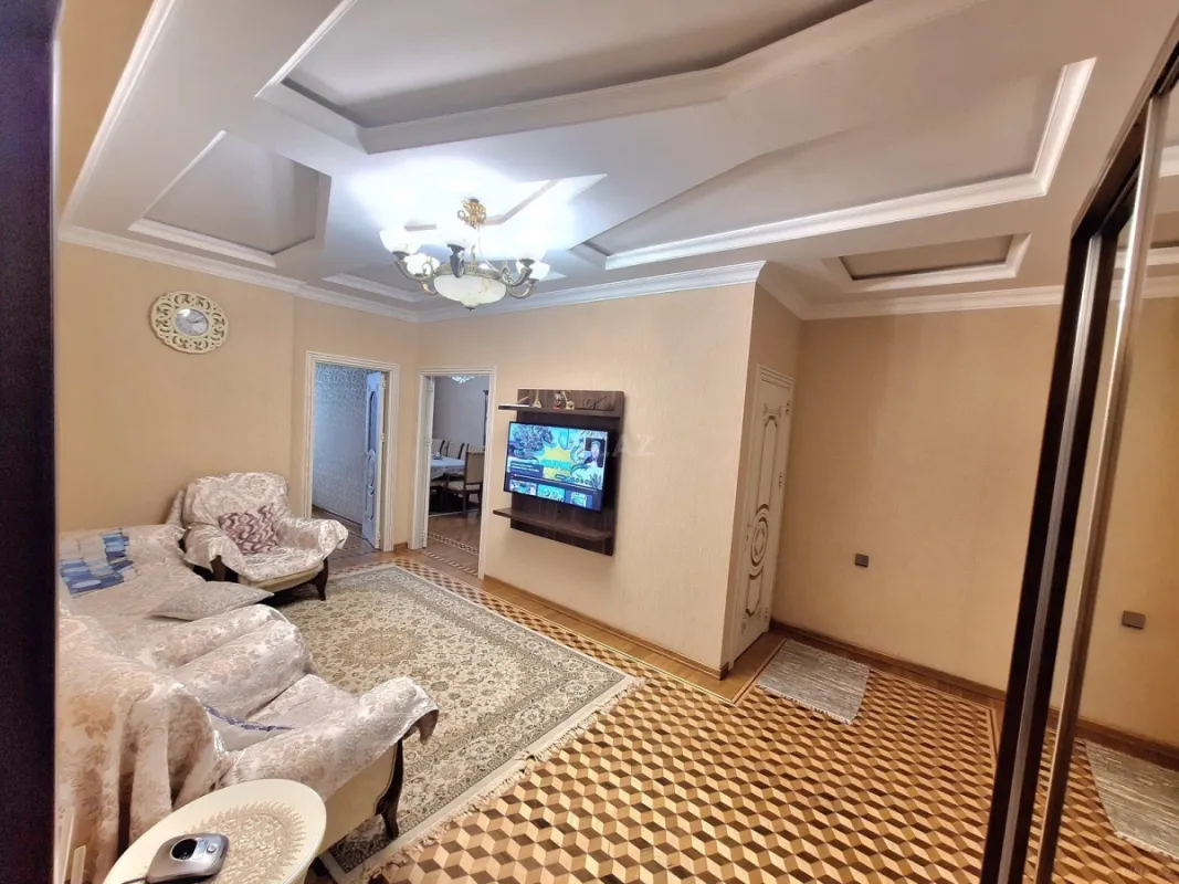 Satılır 3 otaqlı mənzil 127 m²