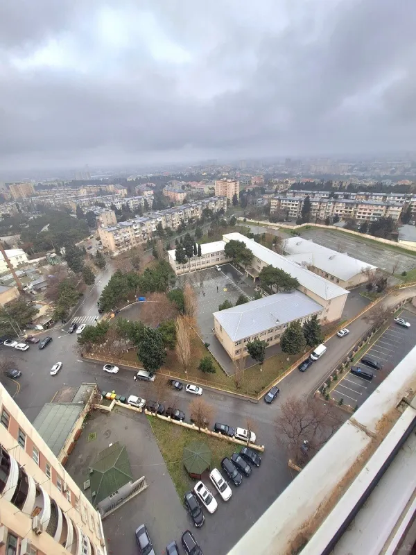 Satılır 3 otaqlı mənzil 127 m²