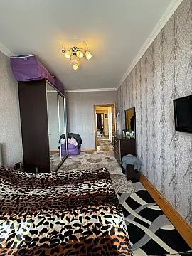 Satılır 3 otaqlı mənzil 130 m²