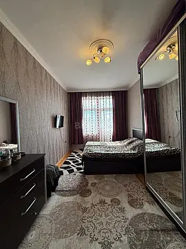 Satılır 3 otaqlı mənzil 130 m²