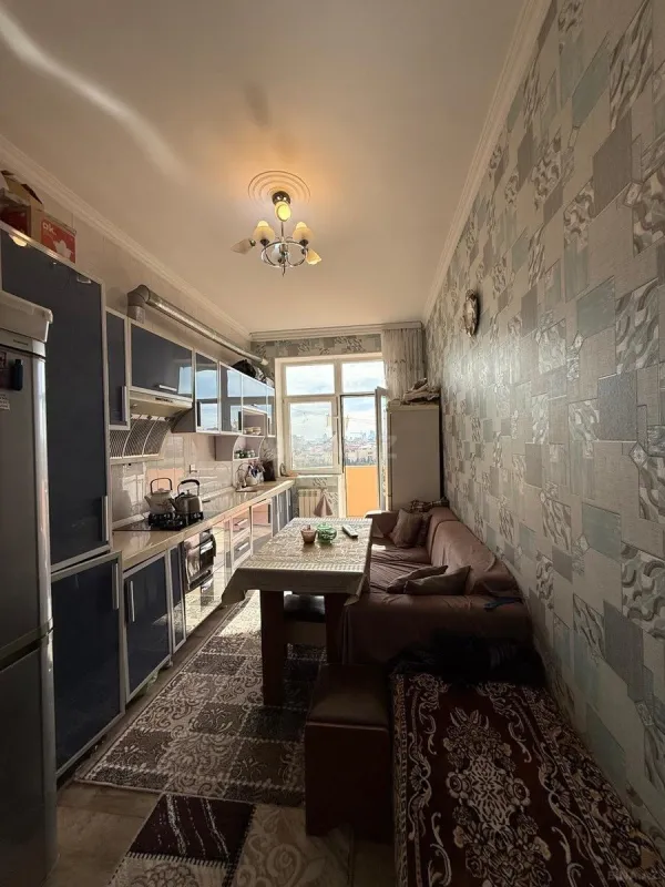 Satılır 3 otaqlı mənzil 130 m²