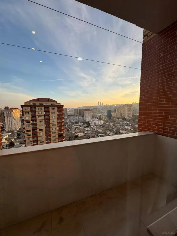 Kirayə verilir 3 otaqlı mənzil 180 m²