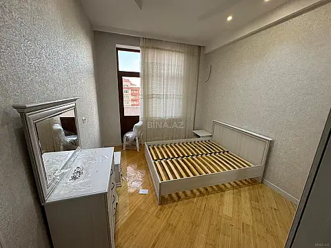 Kirayə verilir 3 otaqlı mənzil 180 m²