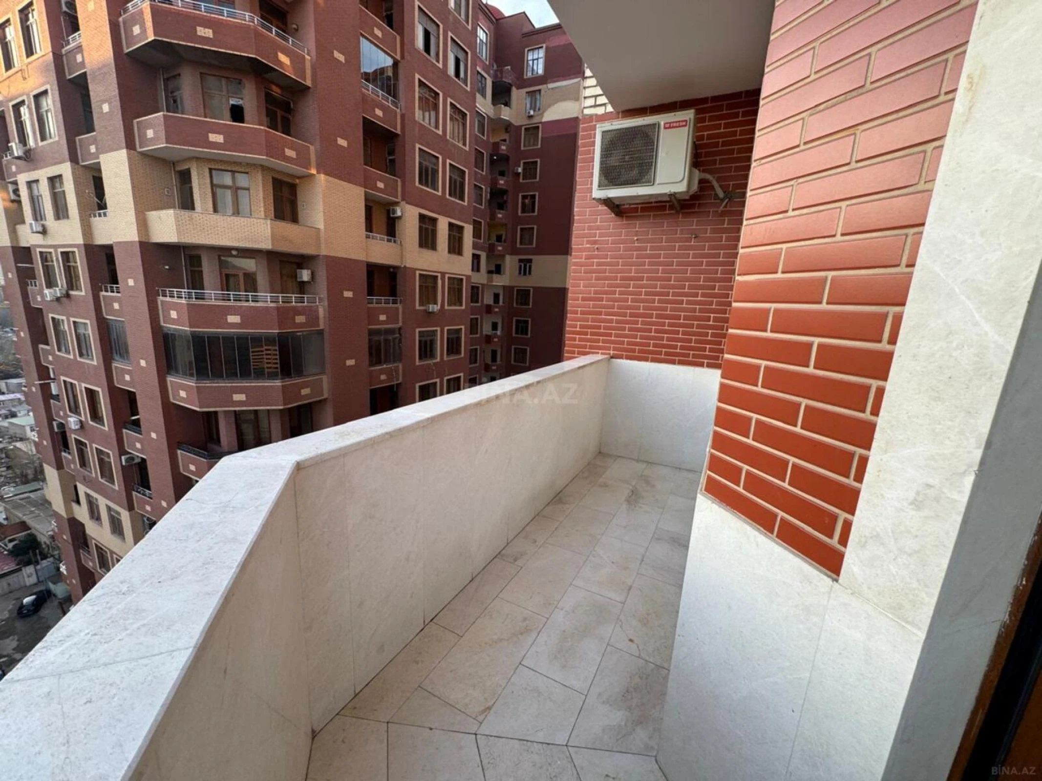 Kirayə verilir 3 otaqlı mənzil 180 m²