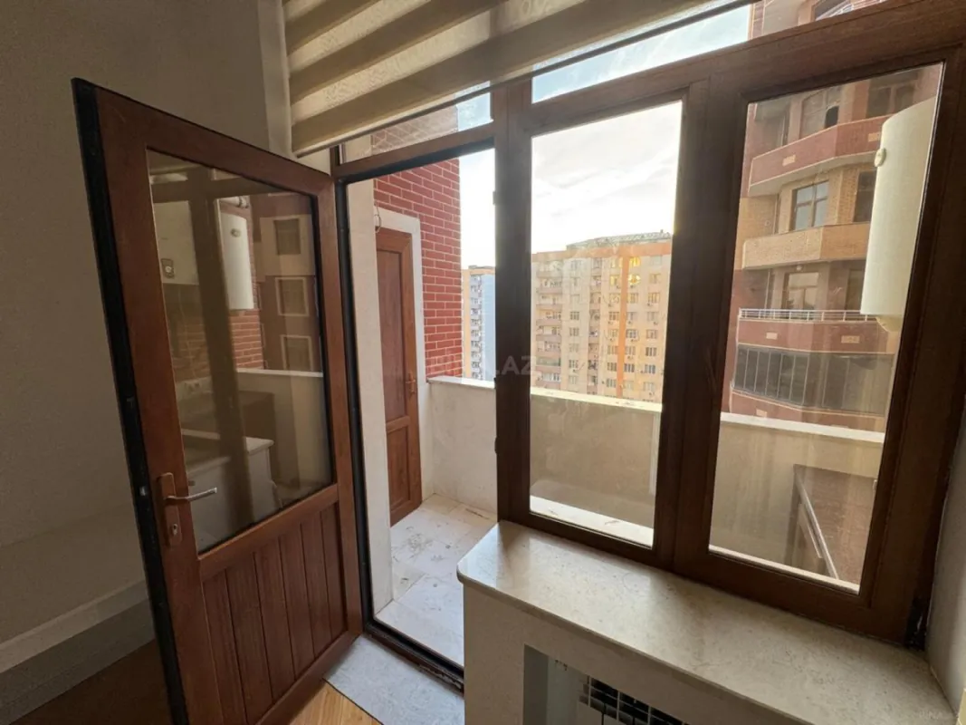 Kirayə verilir 3 otaqlı mənzil 180 m²