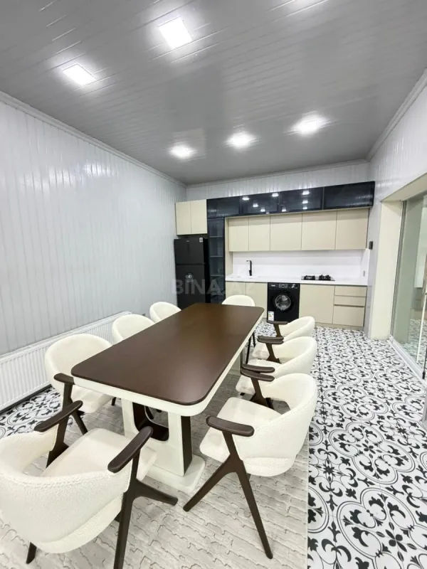 Satılır 5 otaqlı həyət evi 265 m²