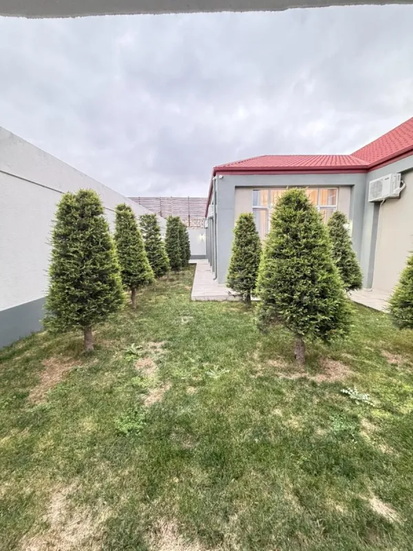 Satılır 5 otaqlı həyət evi 265 m²