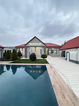 Satılır 5 otaqlı həyət evi 265 m²