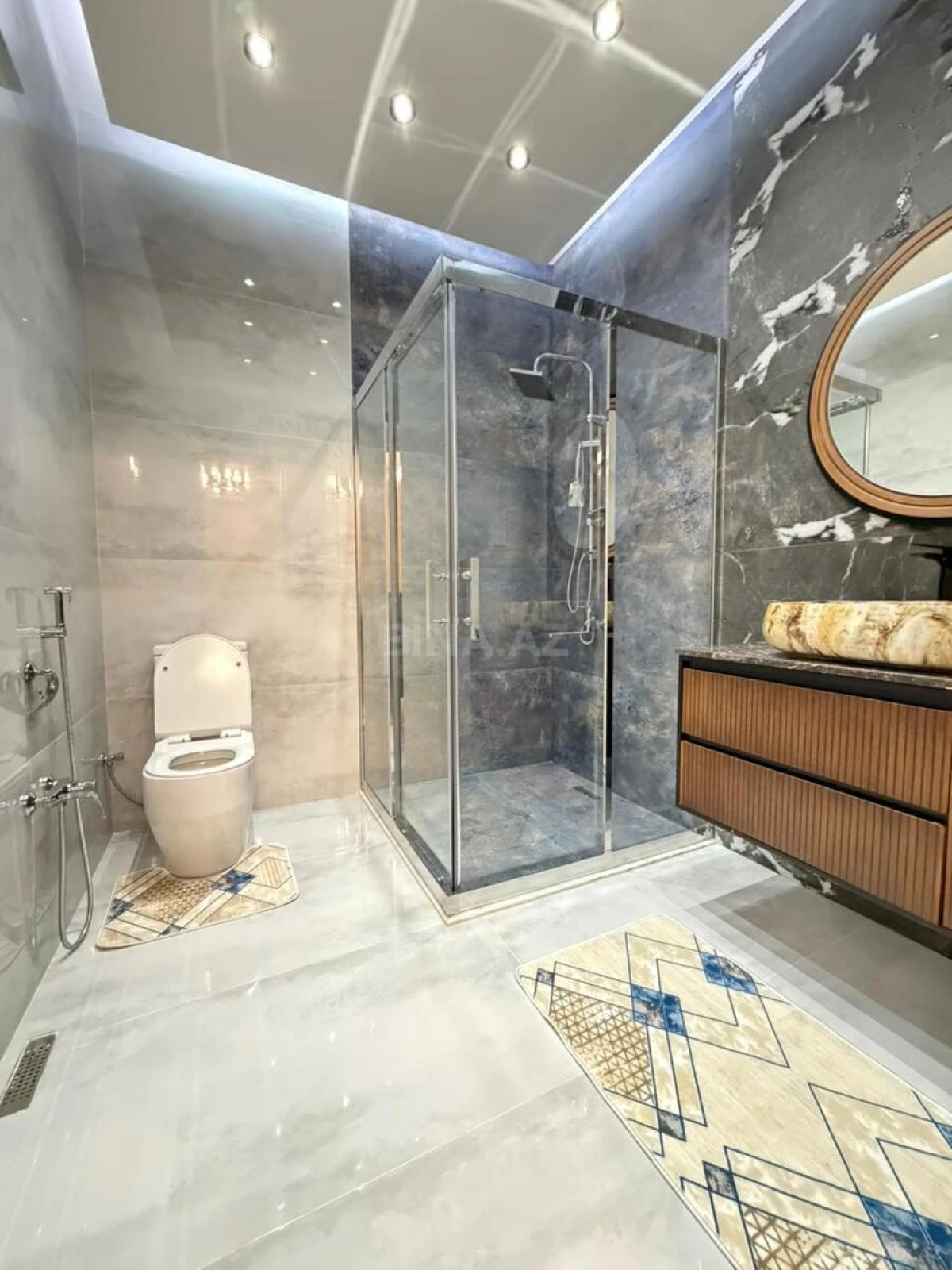 Satılır 5 otaqlı həyət evi 265 m²