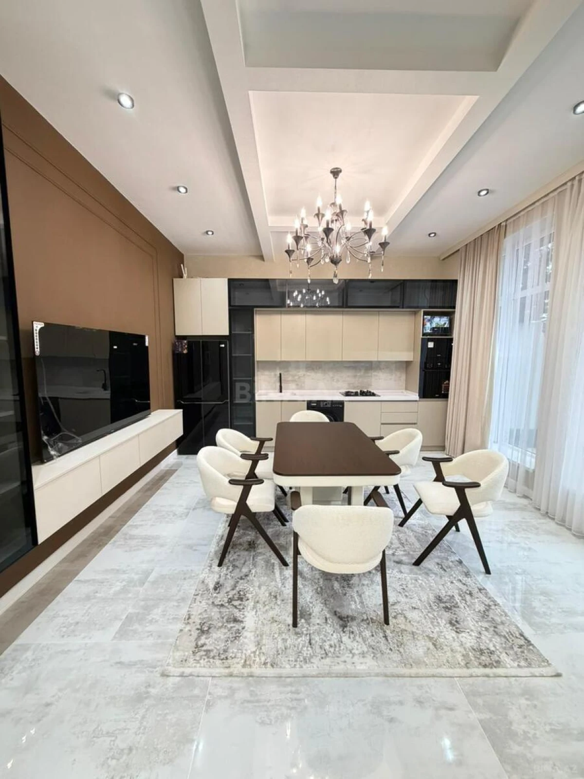 Satılır 5 otaqlı həyət evi 265 m²