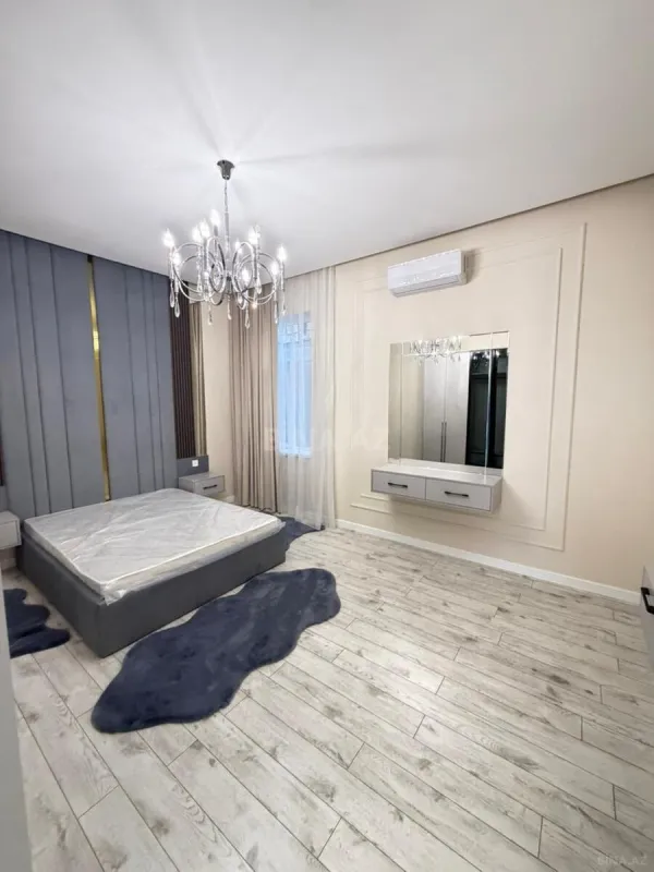 Satılır 5 otaqlı həyət evi 265 m²