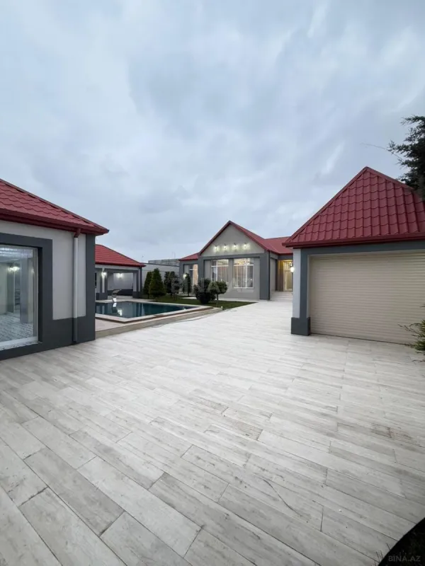 Satılır 5 otaqlı həyət evi 265 m²