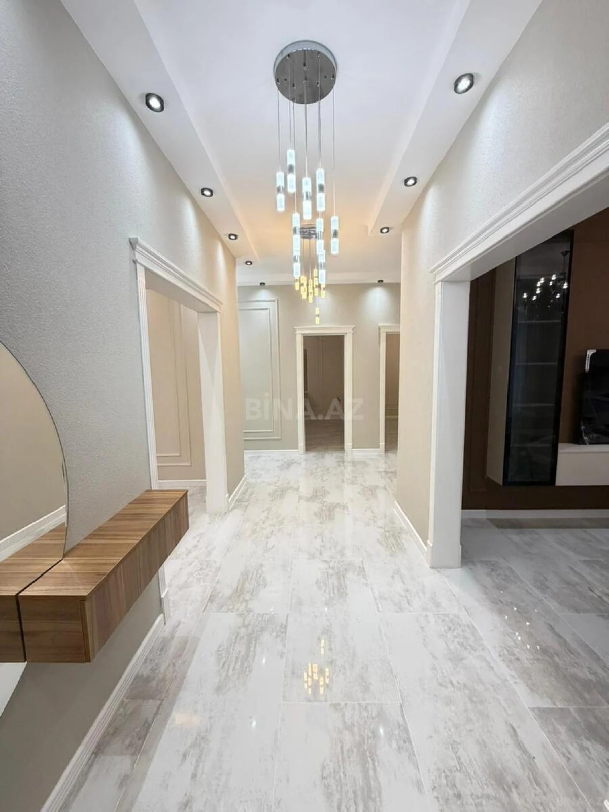 Satılır 5 otaqlı həyət evi 265 m²