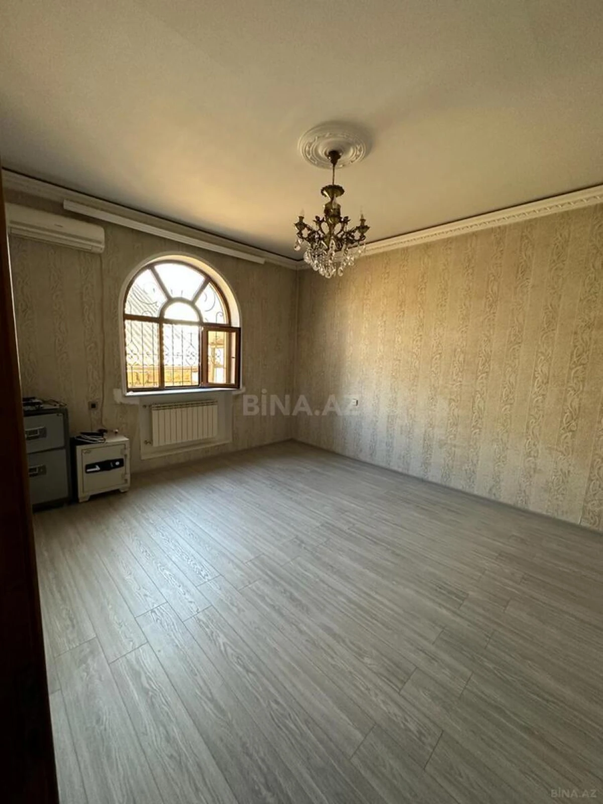 Kirayə verilir 6 otaqlı ofis 320 m²