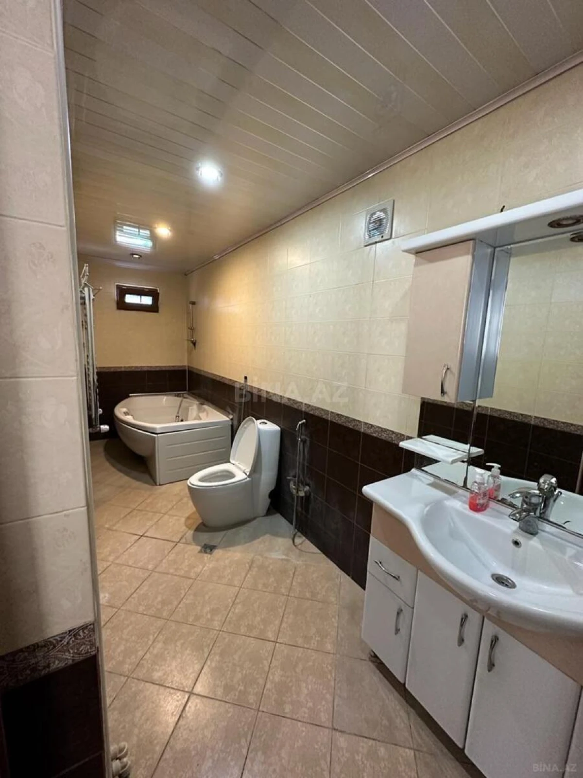 Kirayə verilir 6 otaqlı ofis 320 m²