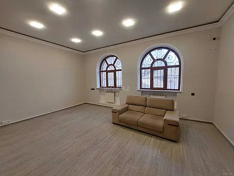Kirayə verilir 6 otaqlı ofis 320 m²