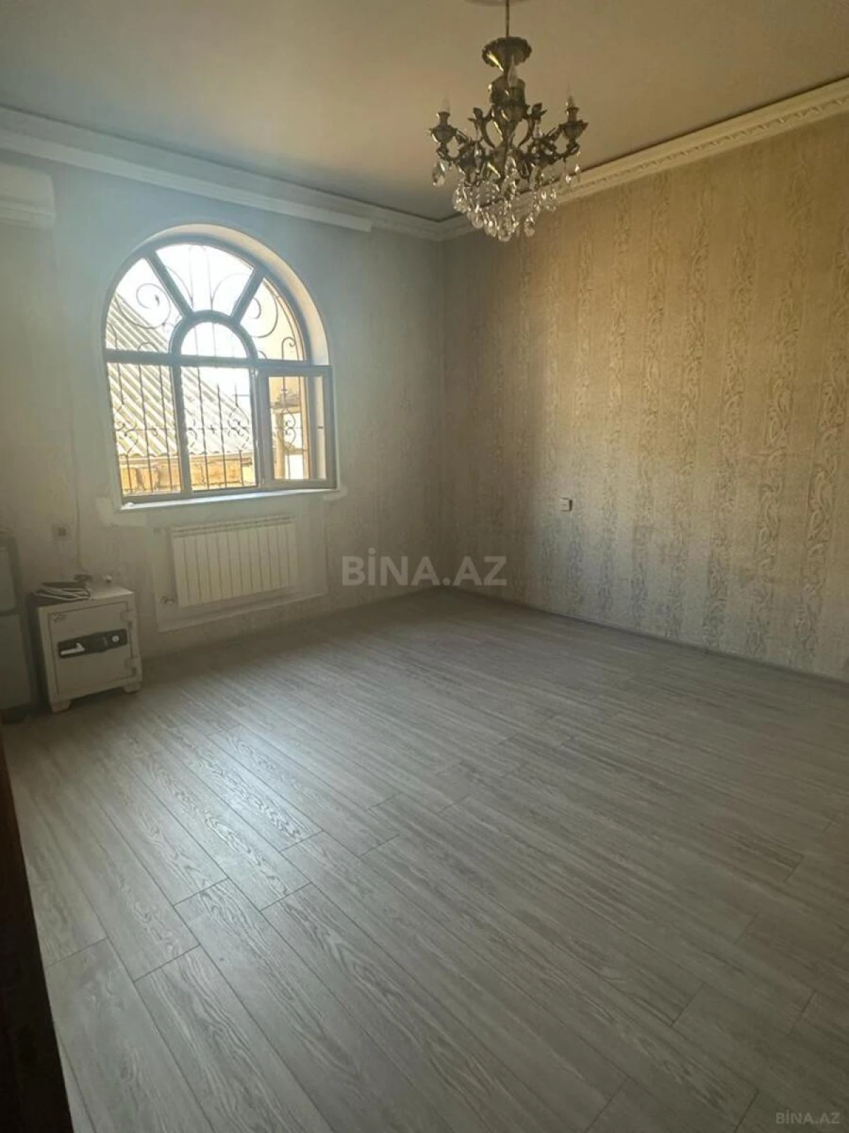 Kirayə verilir 6 otaqlı ofis 320 m²