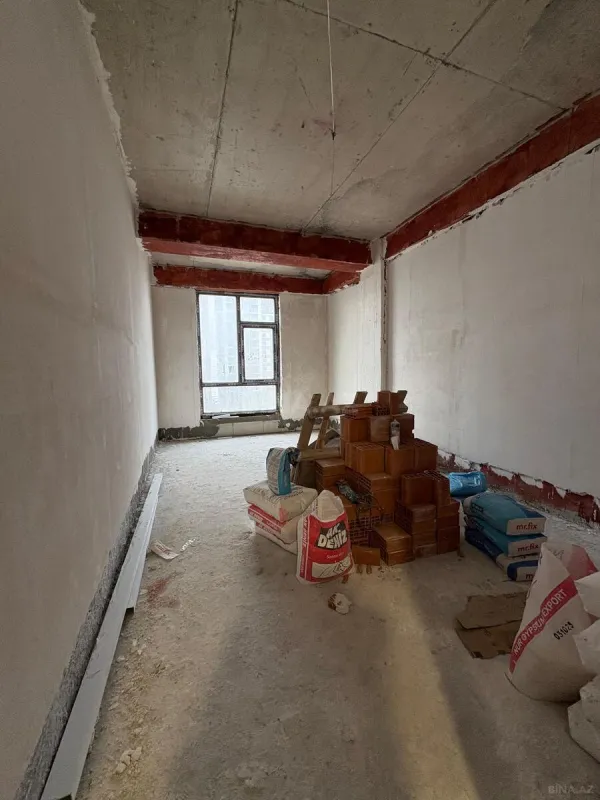 Satılır 3 otaqlı mənzil 135 m²