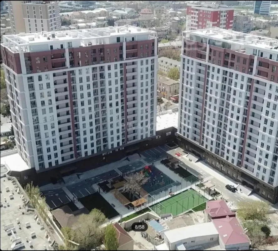 Satılır 3 otaqlı mənzil 135 m²