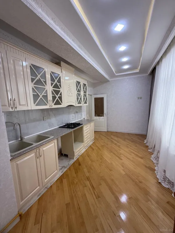 Satılır 3 otaqlı mənzil 112 m²