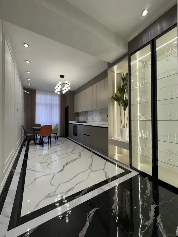 Satılır 3 otaqlı mənzil 120 m²