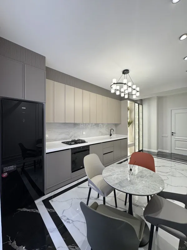 Satılır 3 otaqlı mənzil 120 m²