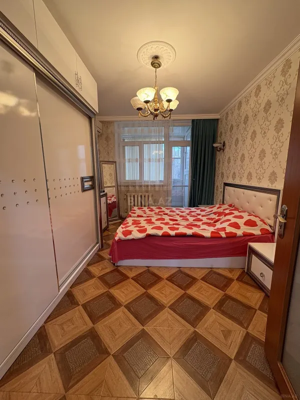 Satılır 4 otaqlı mənzil 75 m²
