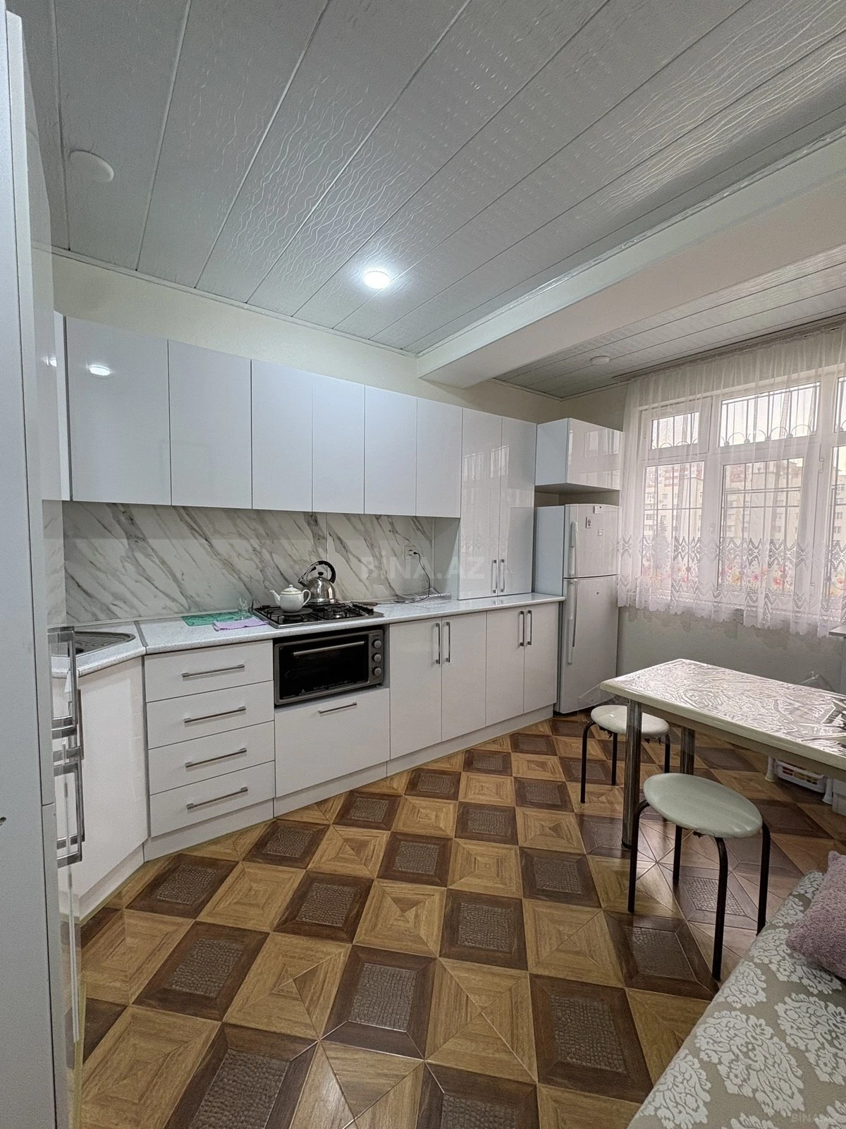 Satılır 4 otaqlı mənzil 75 m²