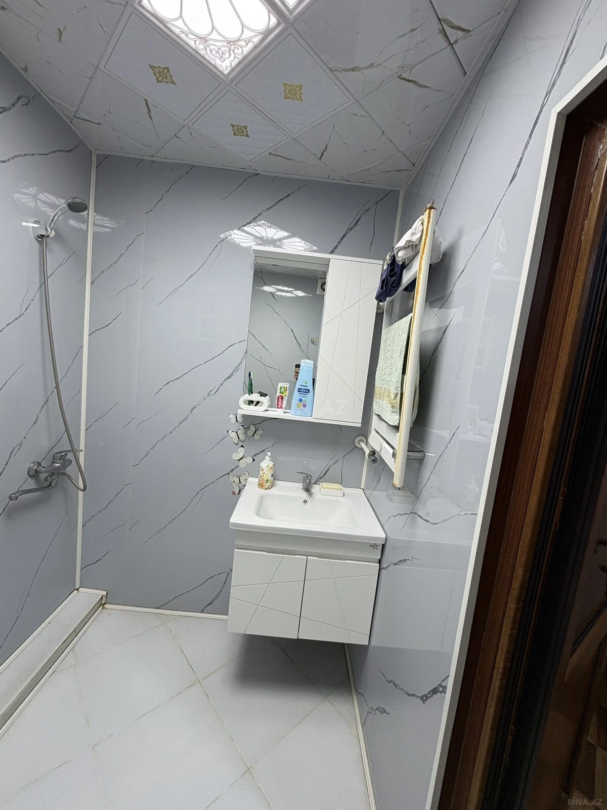 Satılır 4 otaqlı mənzil 75 m²