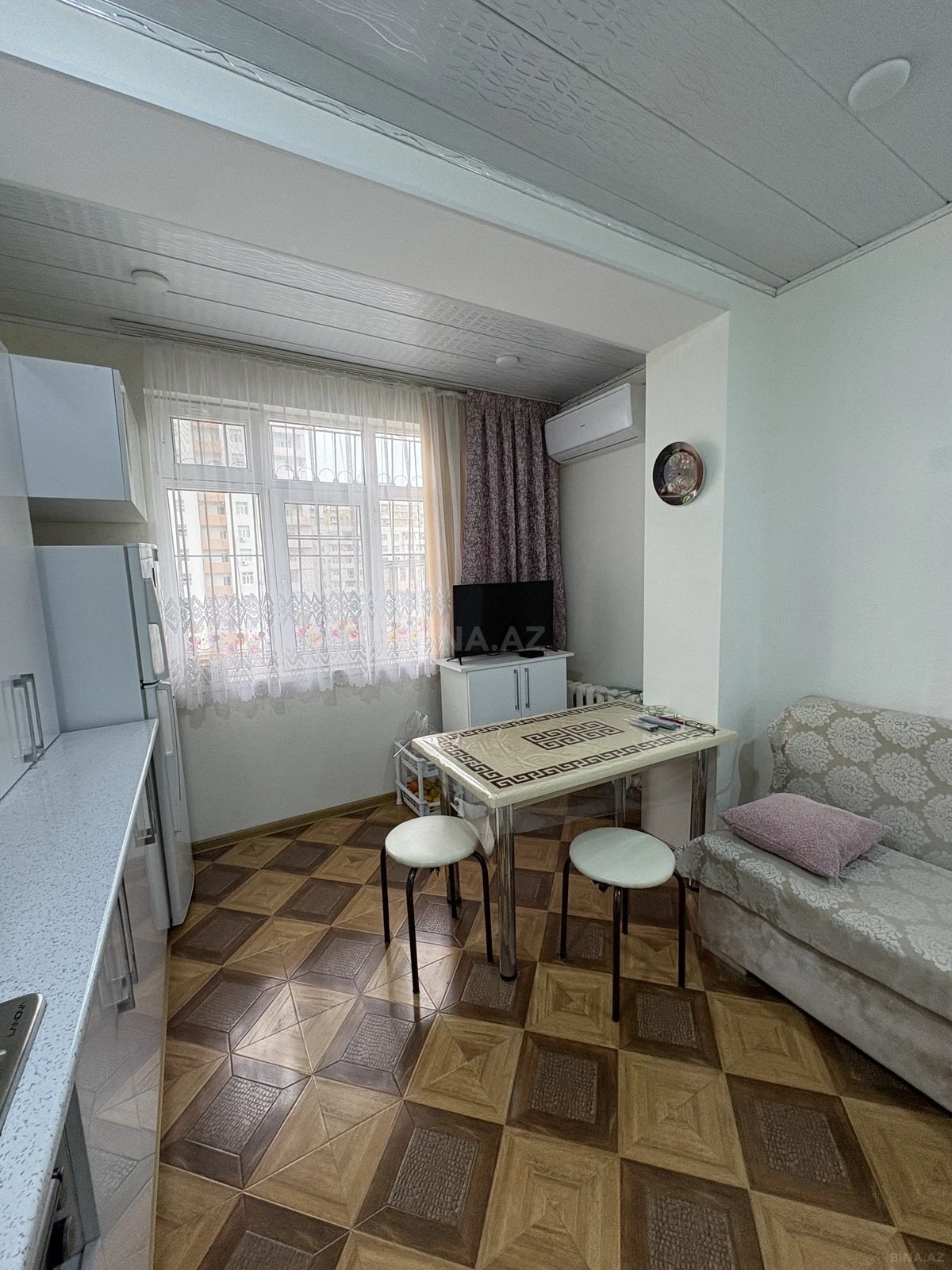 Satılır 4 otaqlı mənzil 75 m²