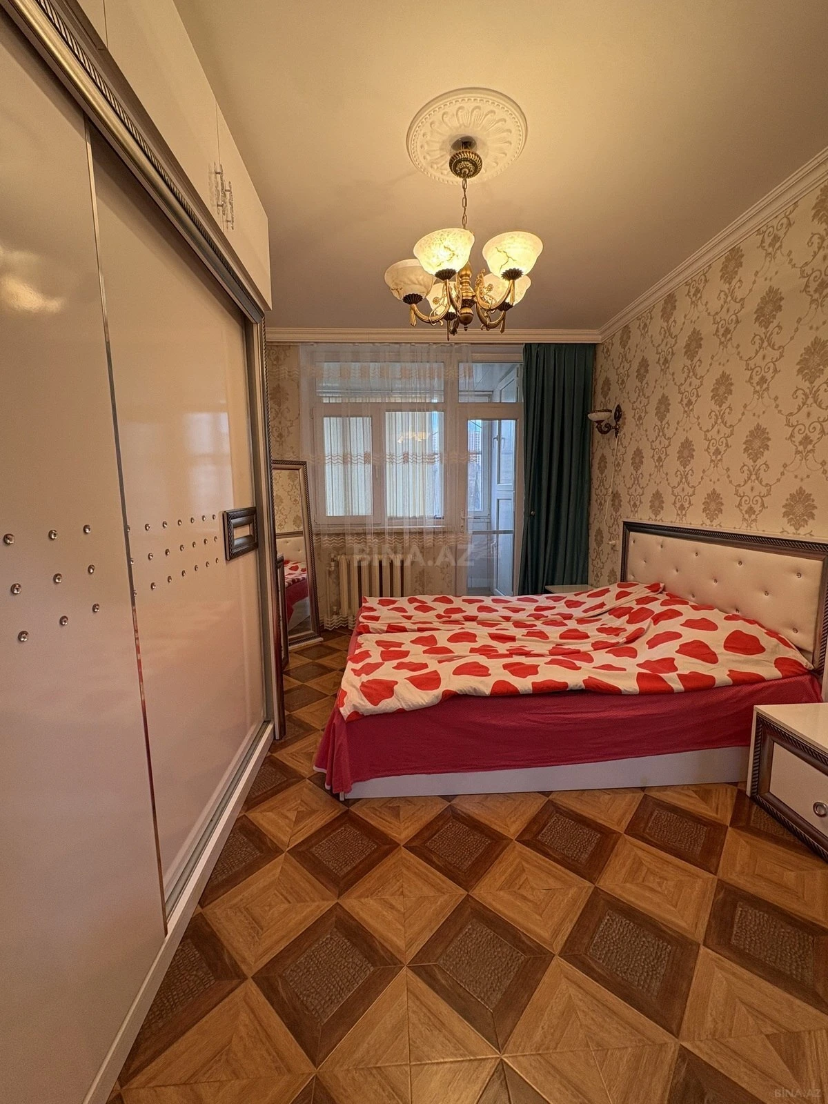 Satılır 4 otaqlı mənzil 75 m²