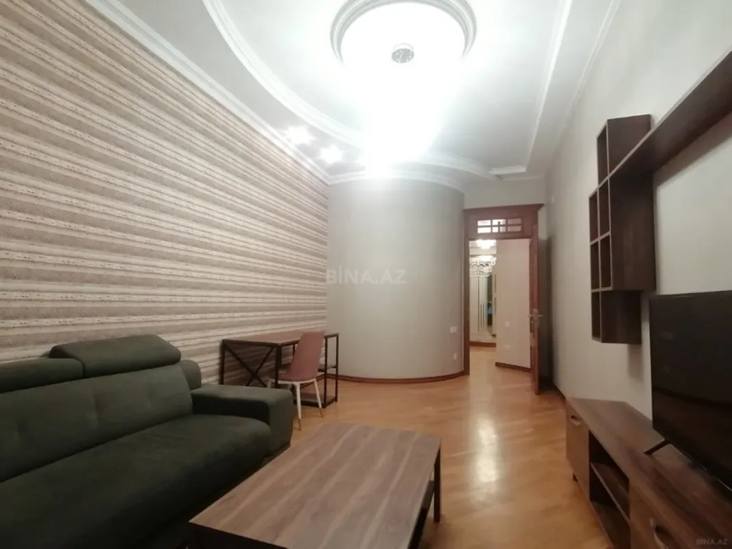 Satılır 3 otaqlı mənzil 142 m²