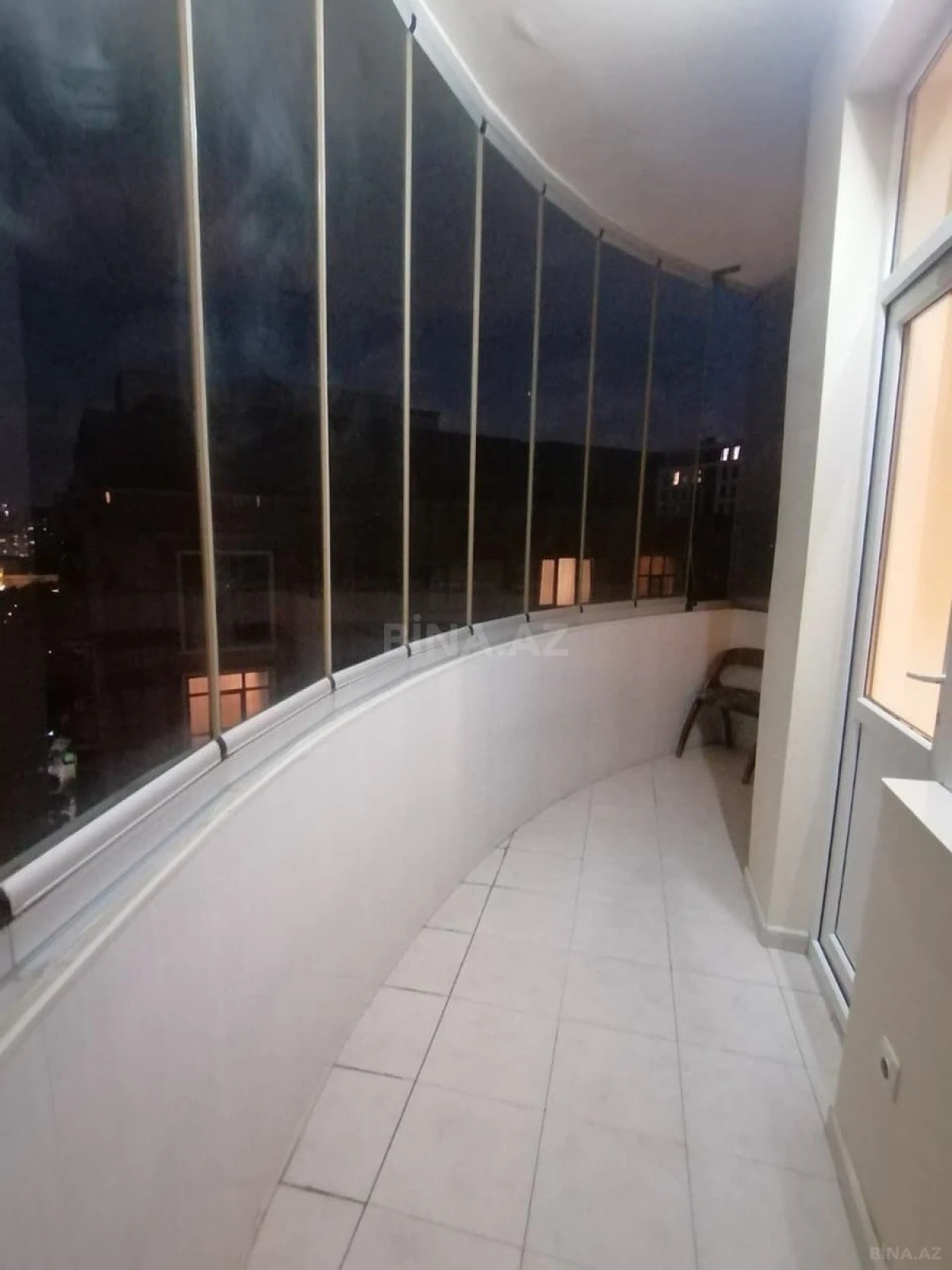 Satılır 3 otaqlı mənzil 142 m²