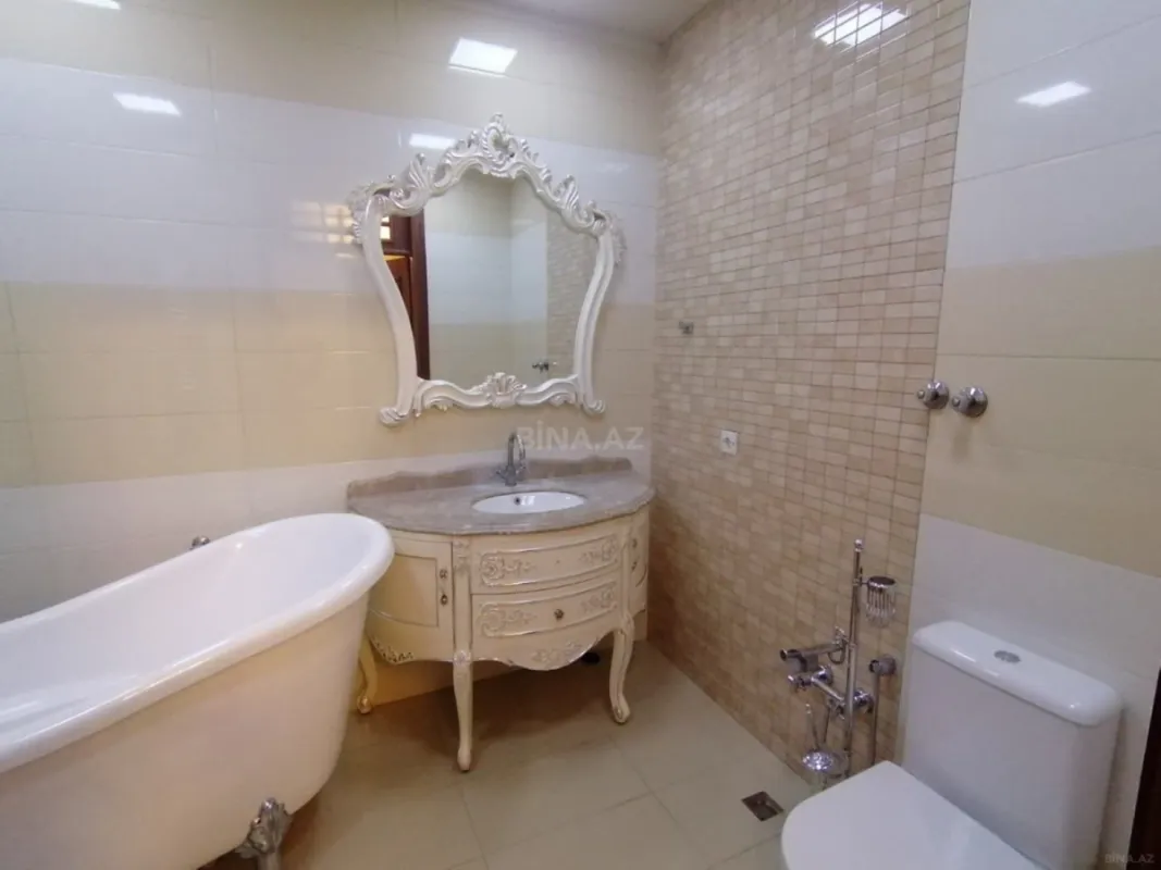 Satılır 3 otaqlı mənzil 142 m²