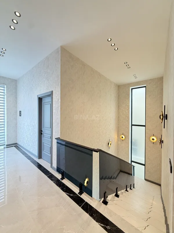 Satılır 5 otaqlı həyət evi 220 m²