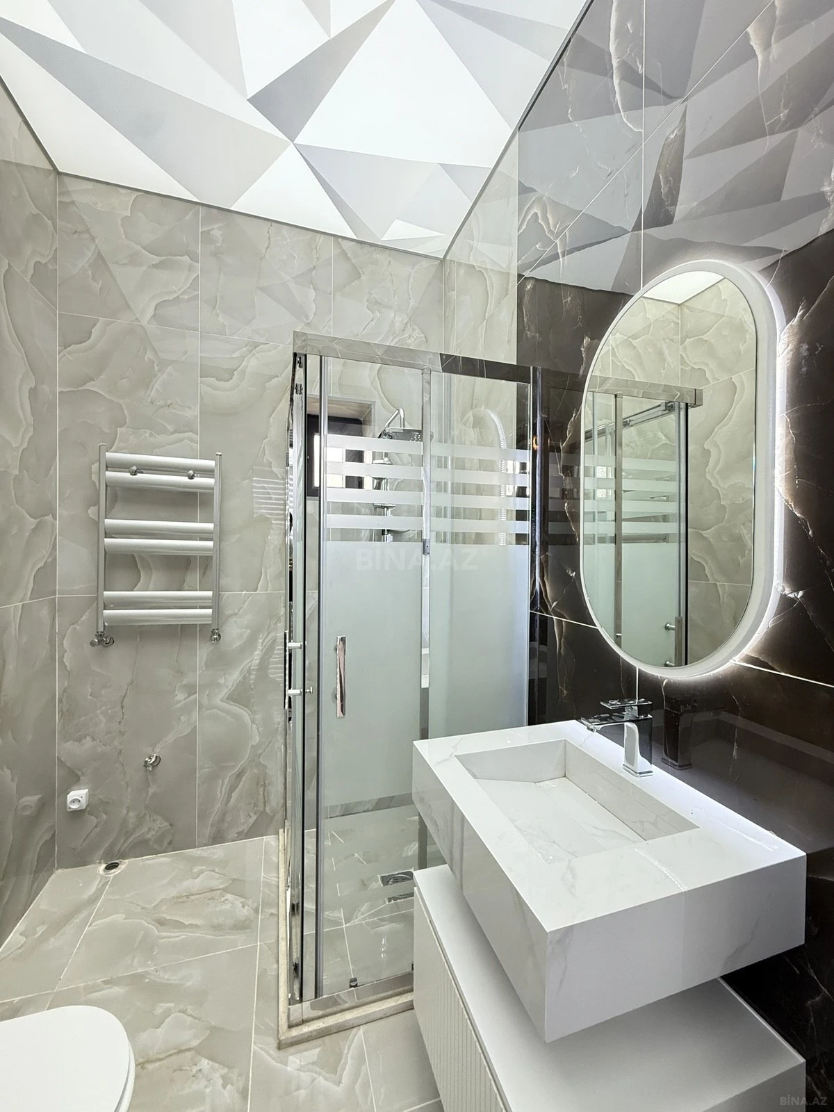 Satılır 5 otaqlı həyət evi 220 m²