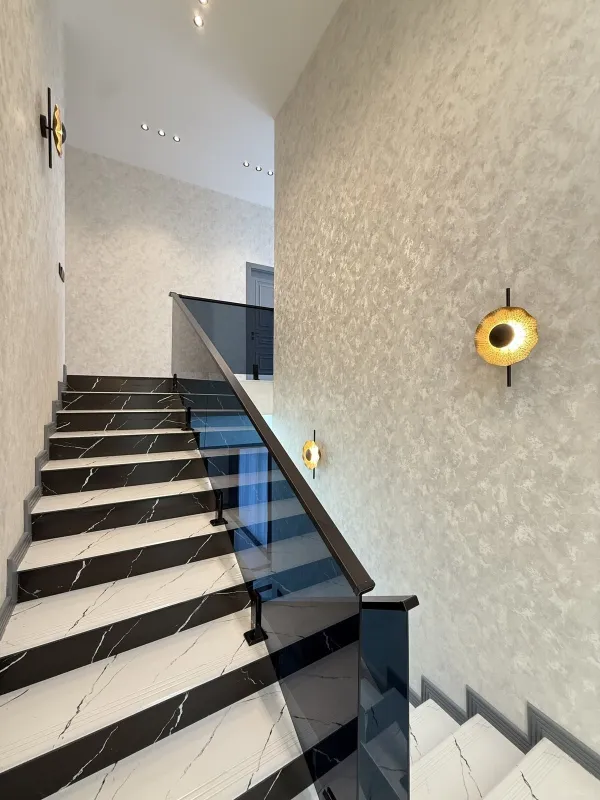 Satılır 5 otaqlı həyət evi 220 m²